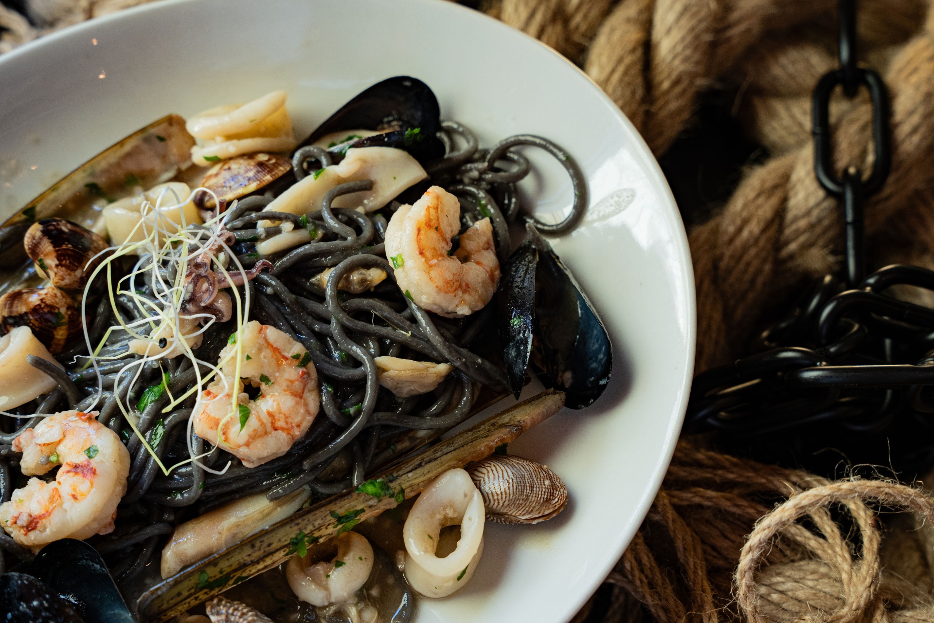 Oli Mare – black seafood pasta, Poreč